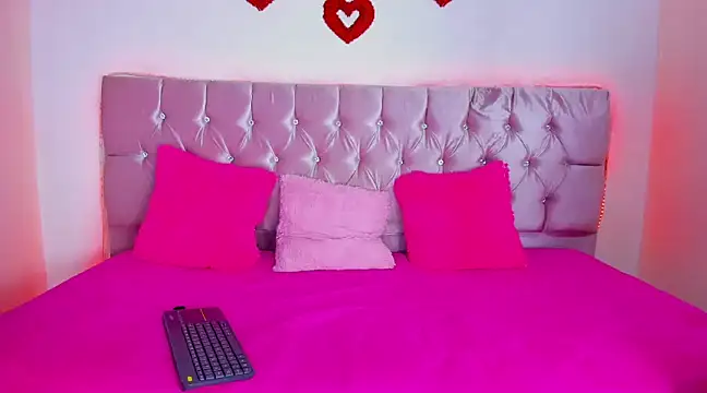 Snapshot of Cristal_moon1 chatting on December 2024 09:58:02 PM Cristal moon1 online show from December 2024 09:58:02 PM