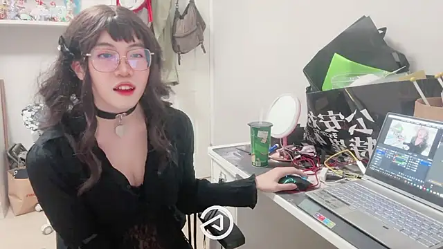 Snapshot of yahanr chatting on October 2025 04:47:02 PM yahanr online show from October 2025 04:47:02 PM