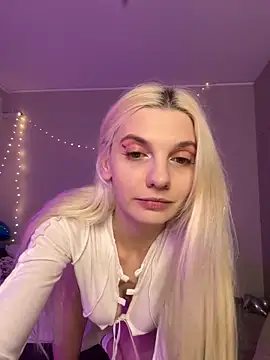 Snapshot of LoveLuna_ chatting on February 2025 07:41:02 PM LoveLuna online show from February 2025 07:41:02 PM
