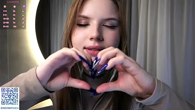 EvelyynLopez online show from December 2024 05:36:02 PM