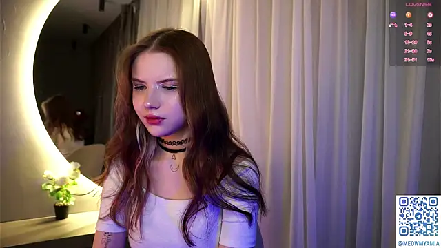 EvelyynLopez online show from December 2024 01:39:02 PM