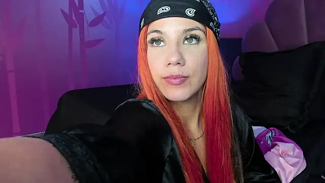 Snapshot of MelaniieRoux chatting on March 2025 09:02:02 AM MelaniieRoux online show from March 2025 09:02:02 AM