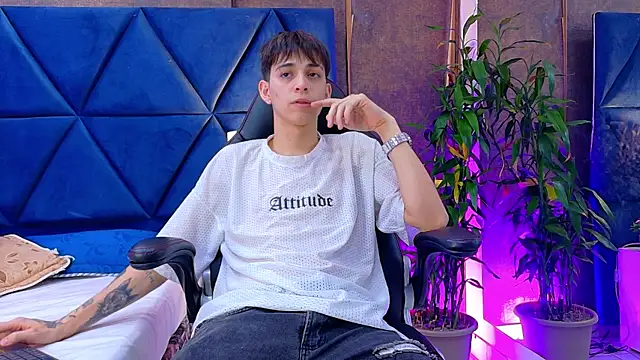 Snapshot of Lion_Foster01 chatting on February 2026 10:58:02 PM Lion Foster01 online show from February 2026 10:58:02 PM