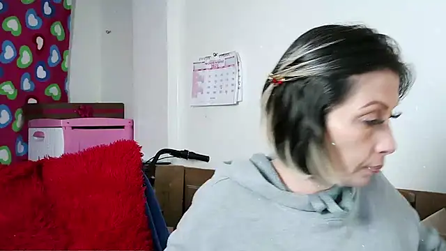 alixia81 online show from November 2025 08:51:01 PM