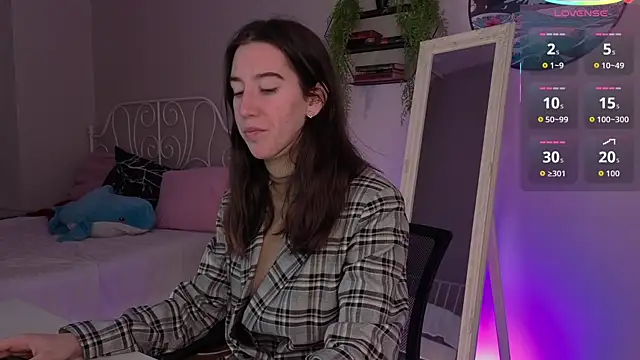 Belle Via online show from October 2025 03:14:01 PM