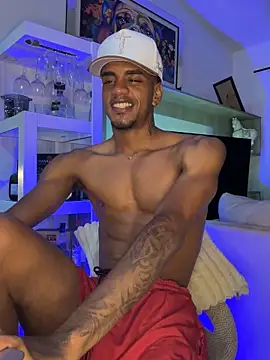 Snapshot of AaronCruz_ chatting on October 2025 05:28:02 AM AaronCruz online show from October 2025 05:28:02 AM