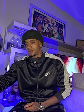 Snapshot of AaronCruz_ chatting on October 2025 04:43:02 AM AaronCruz online show from October 2025 04:43:02 AM