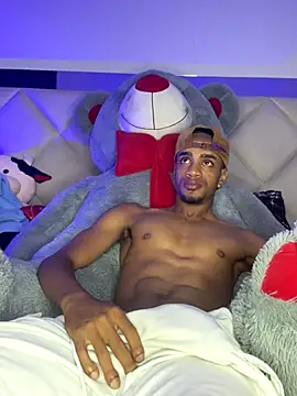 Snapshot of AaronCruz_ chatting on October 2025 04:26:01 AM AaronCruz online show from October 2025 04:26:01 AM