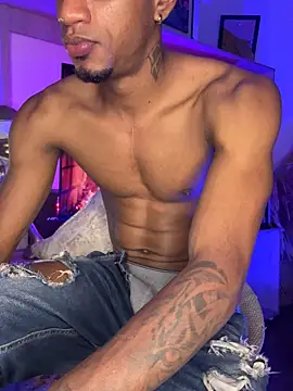 Snapshot of AaronCruz_ chatting on October 2025 05:33:02 AM AaronCruz online show from October 2025 05:33:02 AM