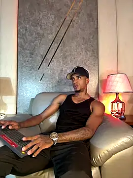 AaronCruz  online show from November 2025 08:46:02 PM