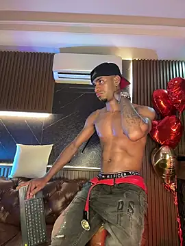 AaronCruz  online show from February 2026 01:20:01 PM