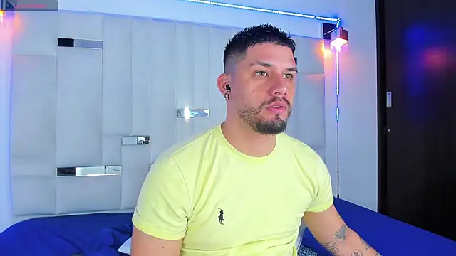 Jacoob19  online show from November 2025 12:49:01 PM