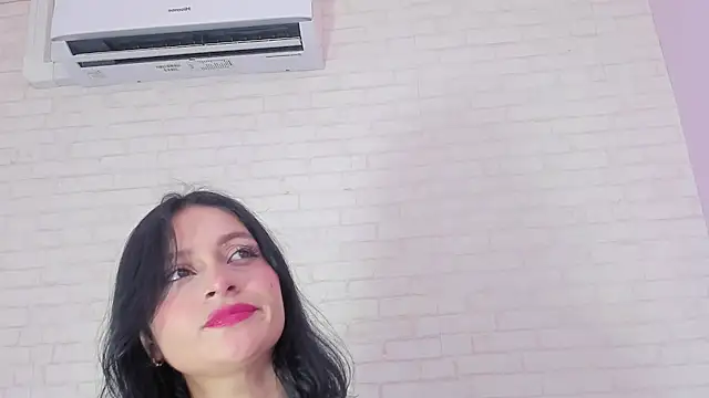 Snapshot of Tiffany_mendez chatting on March 2025 12:05:02 PM Tiffany mendez online show from March 2025 12:05:02 PM