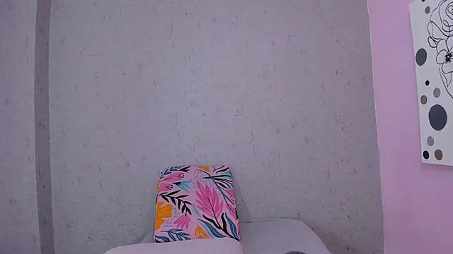 Tiffany mendez online show from October 2025 12:17:02 PM