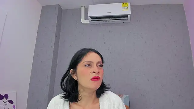 Tiffany mendez online show from October 2025 12:09:02 PM