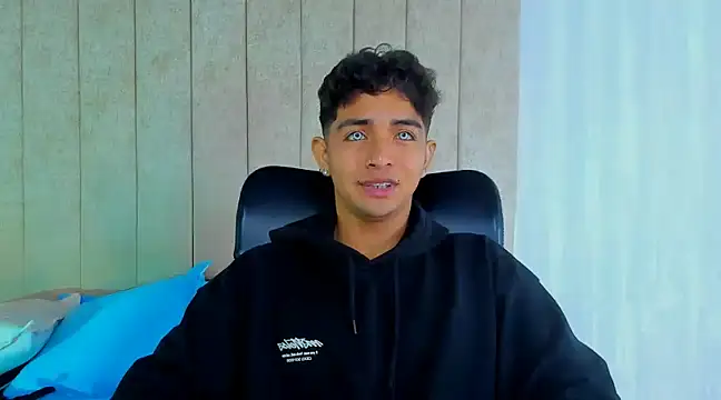 Muichiro tokito1 online show from February 2025 04:00:02 AM