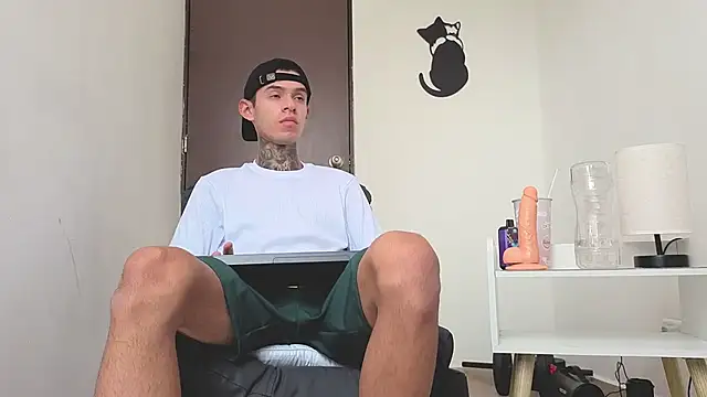 Saturno v online show from November 2025 06:23:02 AM