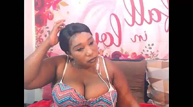 Snapshot of SexcGals chatting on January 2025 06:35:01 PM SexcGals online show from January 2025 06:35:01 PM