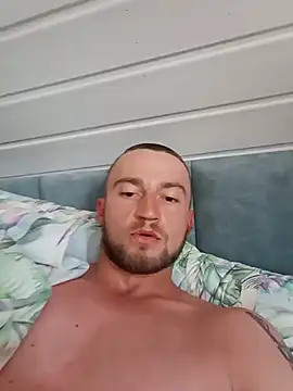 wariacik0024 online show from August 2026 04:00:01 AM
