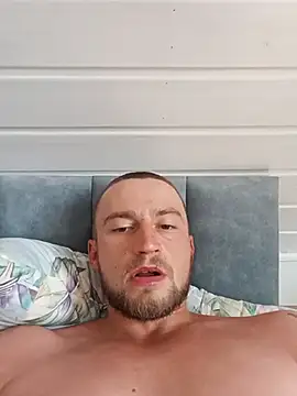 wariacik0024 online show from August 2026 12:21:01 PM