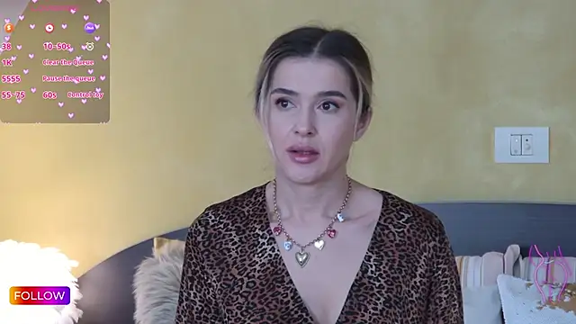 Snapshot of Sarah-Hart chatting on December 2024 05:15:01 AM Sarah-Hart online show from December 2024 05:15:01 AM