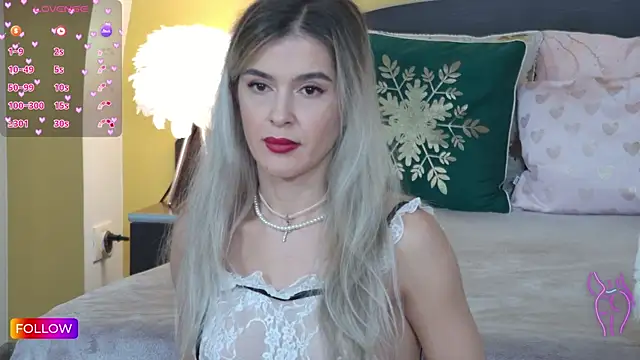 Snapshot of Sarah-Hart chatting on December 2024 05:21:01 AM Sarah-Hart online show from December 2024 05:21:01 AM