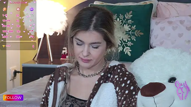 Snapshot of Sarah-Hart chatting on December 2024 05:40:01 AM Sarah-Hart online show from December 2024 05:40:01 AM