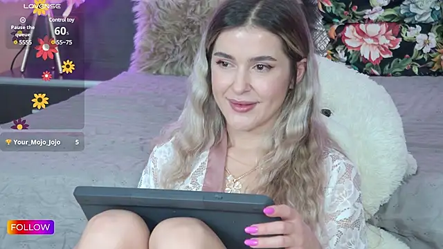 Snapshot of Sarah-Hart chatting on February 2025 08:52:02 AM Sarah-Hart online show from February 2025 08:52:02 AM