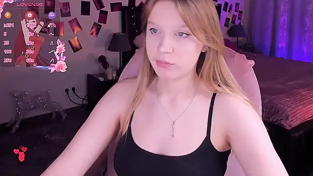 KarambaMoon online show from April 2026 08:10:01 PM