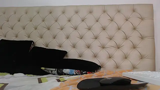 isabella jazz online show from February 2025 05:04:02 PM