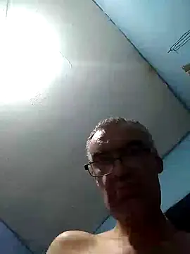 hugosafado333 online show from January 2025 01:15:01 AM