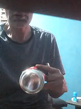 hugosafado333 online show from October 2025 04:32:01 AM