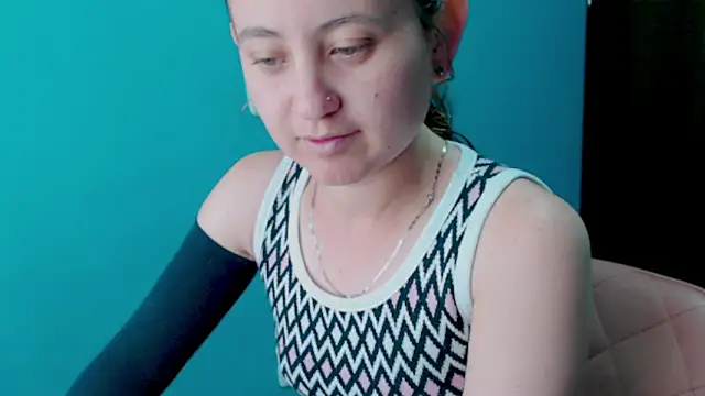 zoe jones3 online show from February 2025 01:38:01 PM