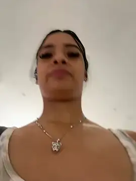 Snapshot of Laura_fernandezII chatting on January 2025 04:00:01 PM Laura fernandezII online show from January 2025 04:00:01 PM
