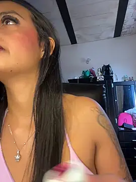 Snapshot of Laura_fernandezII chatting on February 2025 09:33:01 PM Laura fernandezII online show from February 2025 09:33:01 PM