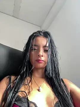 Snapshot of Laura_fernandezII chatting on February 2025 06:30:02 PM Laura fernandezII online show from February 2025 06:30:02 PM