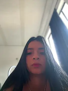 Snapshot of Laura_fernandezII chatting on February 2025 09:48:02 PM Laura fernandezII online show from February 2025 09:48:02 PM