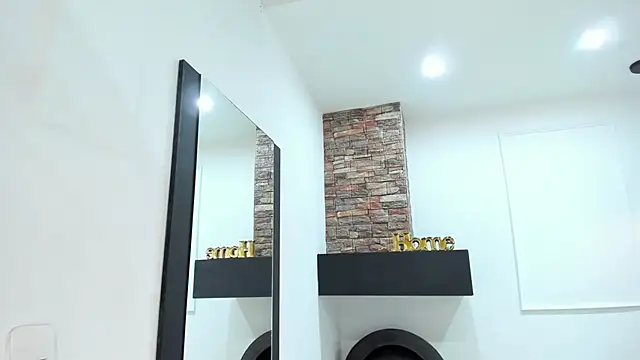 Snapshot of LenaRuiz_ chatting on October 2025 12:04:01 PM LenaRuiz online show from October 2025 12:04:01 PM