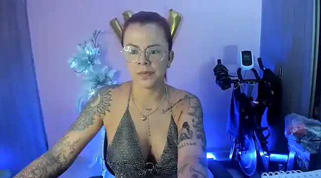 Snapshot of KAROL_MILF chatting on December 2024 07:32:02 PM KAROL MILF online show from December 2024 07:32:02 PM