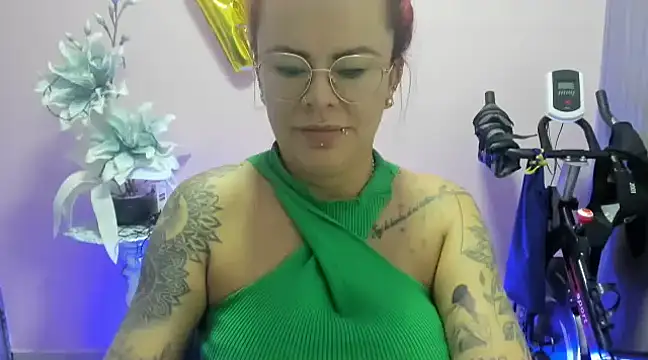 Snapshot of KAROL_MILF chatting on December 2024 12:11:02 AM KAROL MILF online show from December 2024 12:11:02 AM
