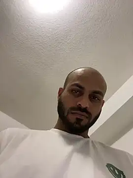 islandvybee55 online show from December 2024 12:55:02 AM