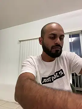 islandvybee55 online show from January 2025 11:35:01 PM