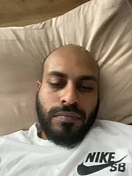 islandvybee55 online show from April 2026 09:04:01 PM