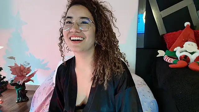 Snapshot of Charlotte11-11 chatting on December 2024 07:10:01 PM Charlotte11-11 online show from December 2024 07:10:01 PM
