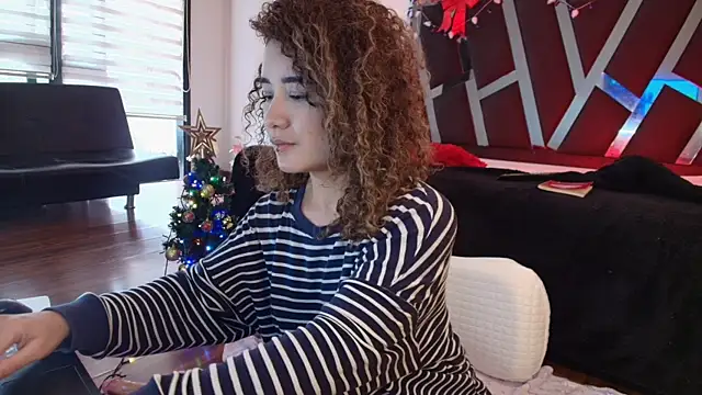 Snapshot of Charlotte11-11 chatting on December 2024 07:22:01 PM Charlotte11-11 online show from December 2024 07:22:01 PM
