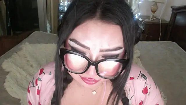 Snapshot of cutie_sakura chatting on March 2025 05:17:02 PM cutie sakura online show from March 2025 05:17:02 PM