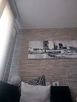 Latiinvenushot online show from April 2026 02:20:01 PM