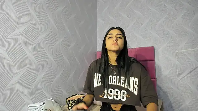 Snapshot of natalia_aguirre1 chatting on January 2025 12:27:02 PM natalia aguirre1 online show from January 2025 12:27:02 PM