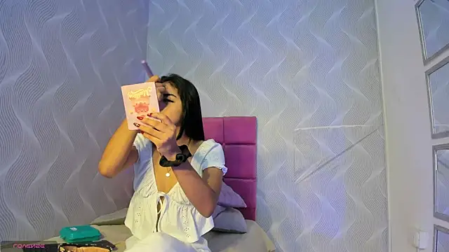Snapshot of natalia_aguirre1 chatting on January 2025 11:56:02 AM natalia aguirre1 online show from January 2025 11:56:02 AM