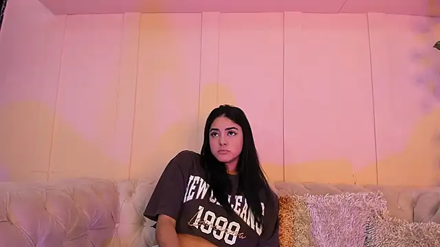 Snapshot of natalia_aguirre1 chatting on January 2025 12:31:02 PM natalia aguirre1 online show from January 2025 12:31:02 PM